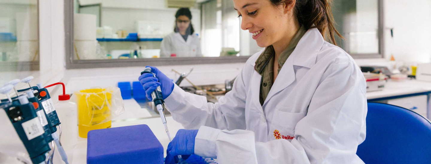 JPG-BrandMarketing_20190516_Lab_Technician_Gloves_Portugal_11_Our methodologies at Unilabs Genetics